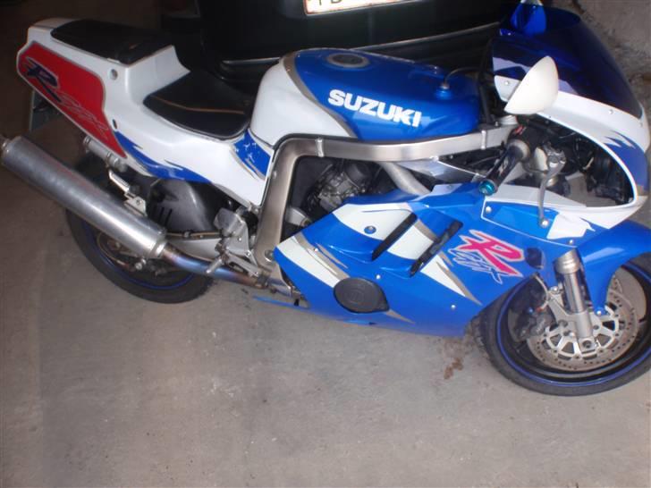 Suzuki GSXR 400 billede 5