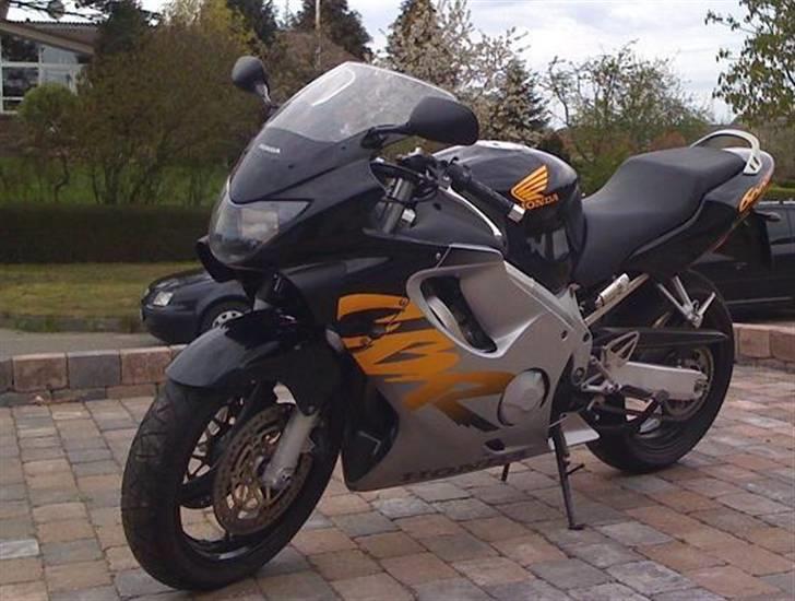 Honda CBR 600F4 billede 6