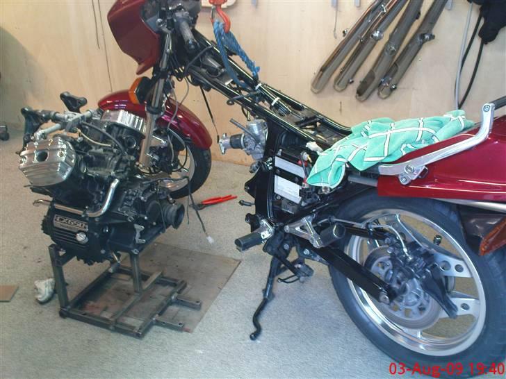 Honda CX 650 E - Der skulle lige en ny stator i  billede 6