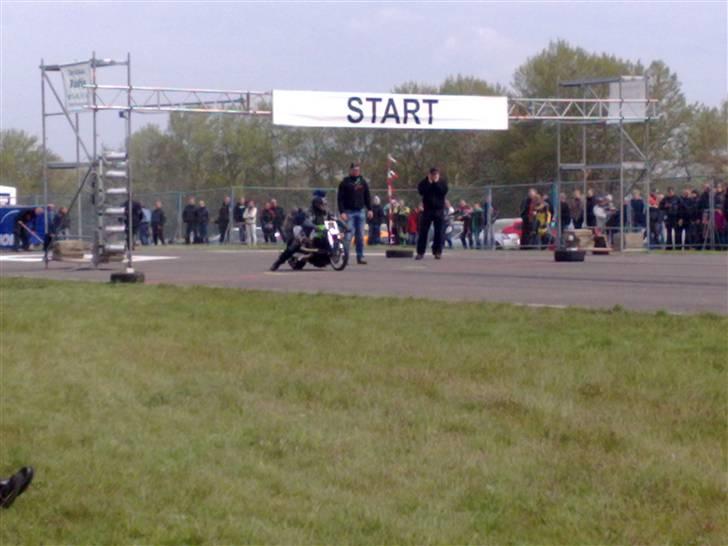 Kawasaki gpz 9oo - Første start på Hopen flügplatz. billede 6