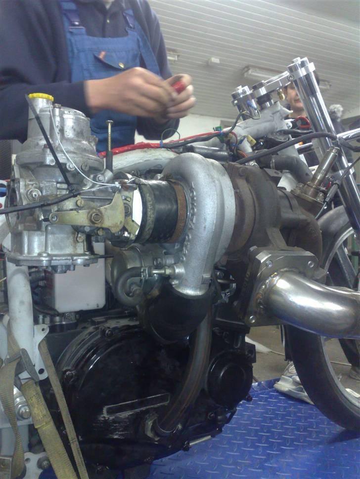 Kawasaki gpz 9oo billede 12