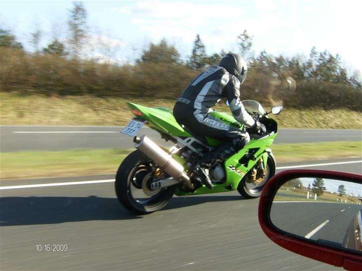 Kawasaki ZX6R SOLGT billede 4