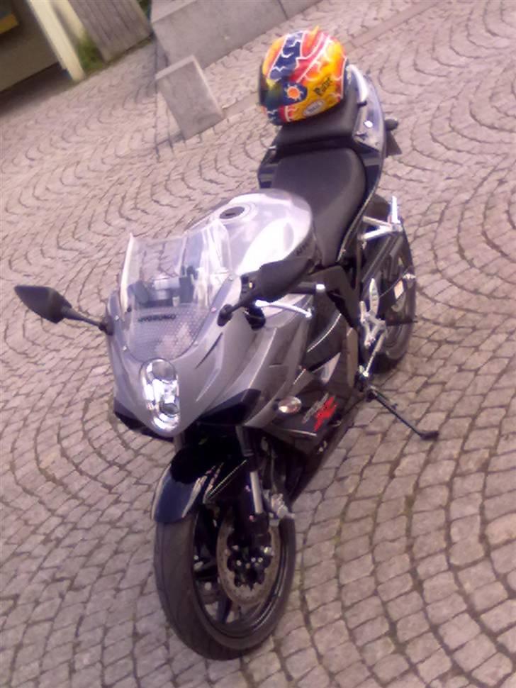 Hyosung GT250R TILSALG billede 5