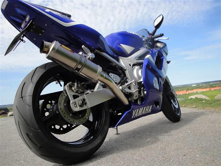 Yamaha yzf r6 redbull billede 17