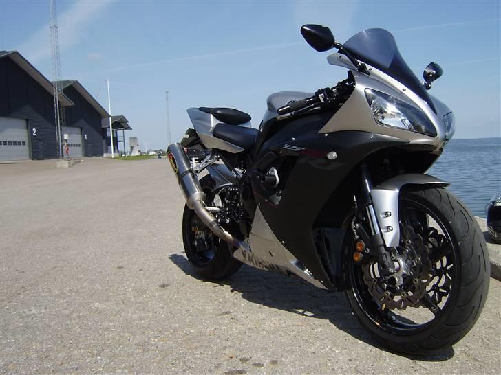 Yamaha YZF R1 billede 10