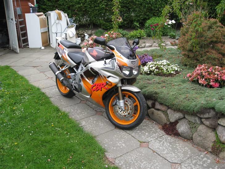 Honda cbr 900 fireblade billede 2