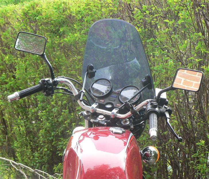 Yamaha xj 650 *Solgt* - Så kom der også vindskærm på - meget praktisk, det gav en fantastisk behagelig tur hjem fra Rønnede billede 6