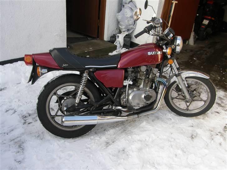 Suzuki gs 425 ( solgt) billede 1