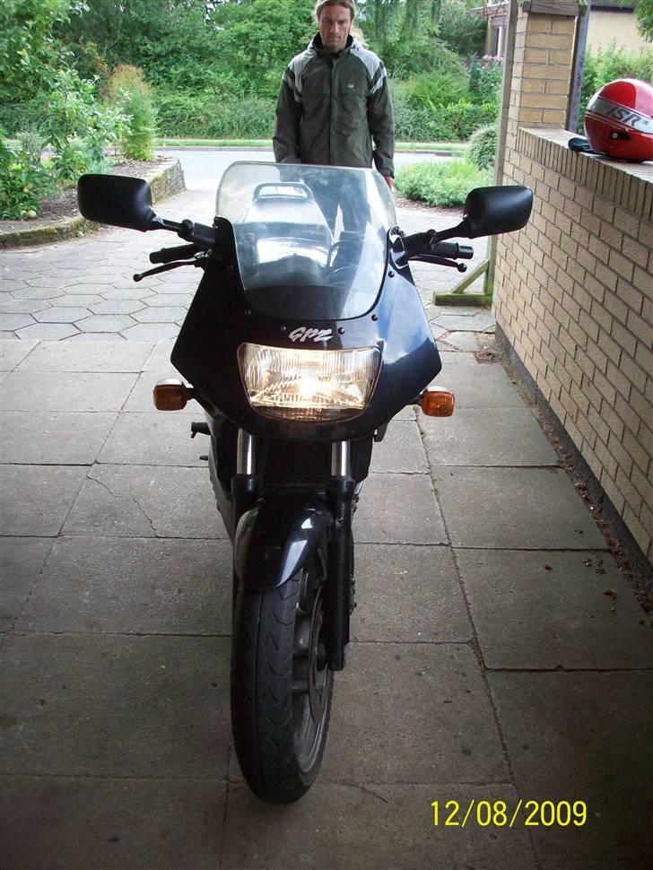 Kawasaki Gpz 500s - ikke mig på billedet, men min mors kæreste som hjalp mig med at få den over grænsen billede 6