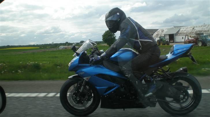 Kawasaki Zx6r "SOLGT" billede 3