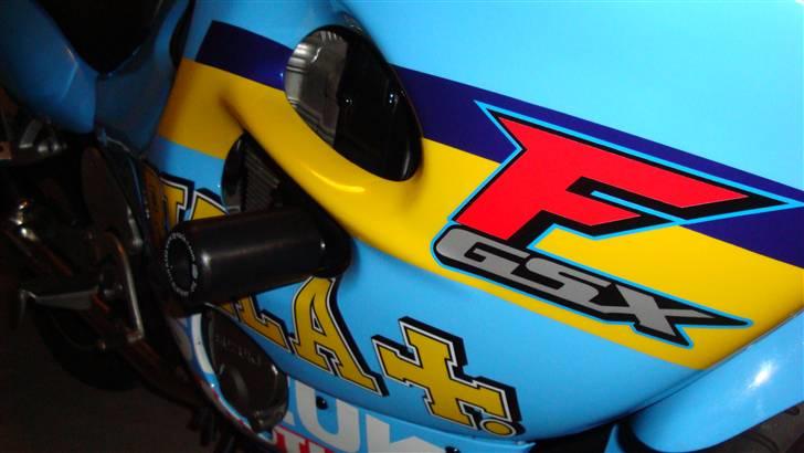 Suzuki GSX750F - Rizla lakering billede 1