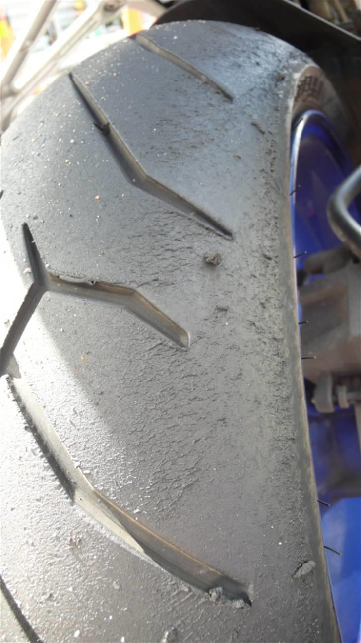 Suzuki GSX-R 1000 - Dækket kom på arbejde på Knutstorp billede 12