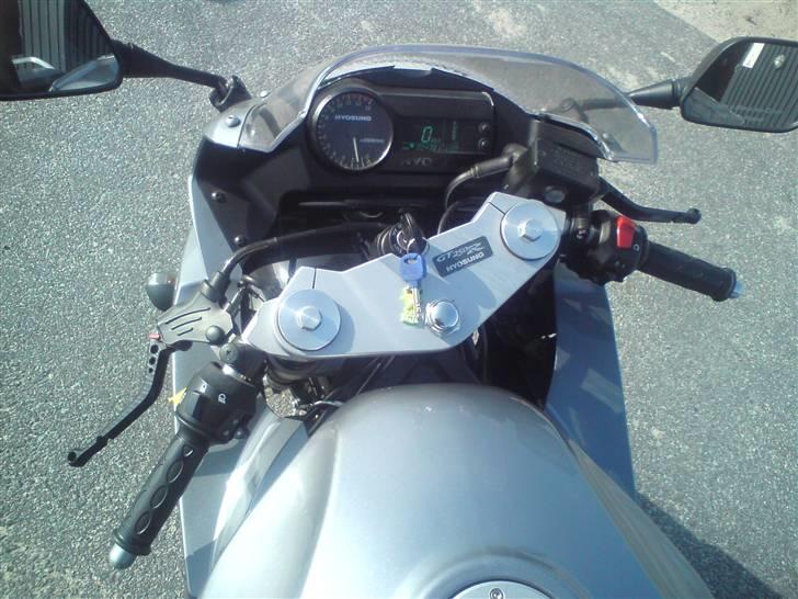 Hyosung GT250R billede 7
