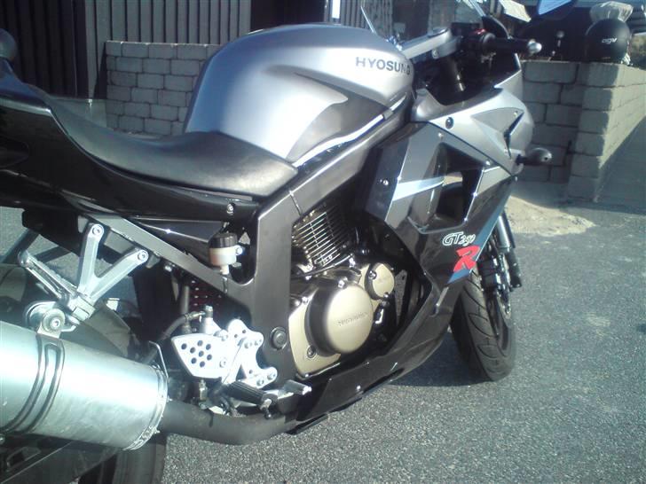 Hyosung GT250R billede 18