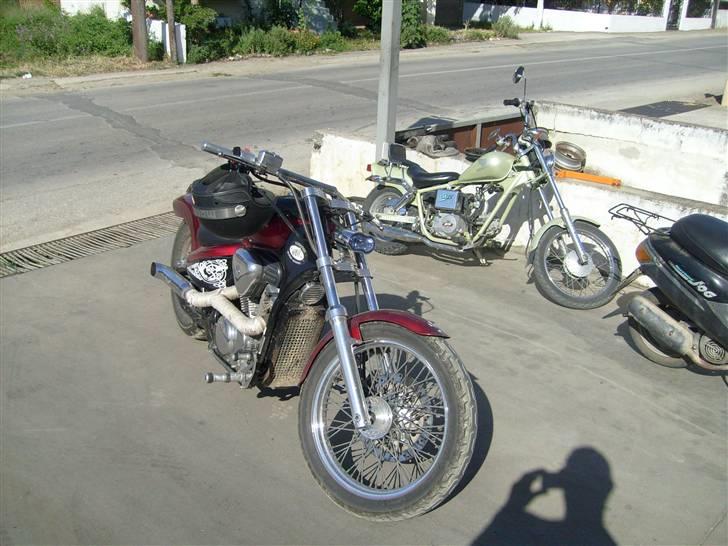 Honda VT 600 UNDER CONSTRUCTION (Tidligere MC) - Skyggen møder lidt af sine gamle stumper på lillebroderen.  billede 14