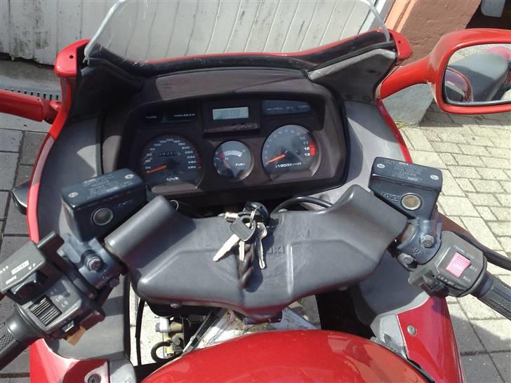 Suzuki GSX 1100 F billede 2