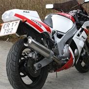 Yamaha Fzr