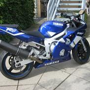 Yamaha r6