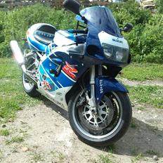 Suzuki GSX-R 750 Srad