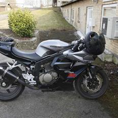 Hyosung GT250R 2008 "Solgt"