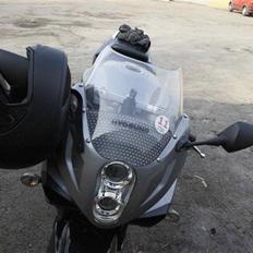 Hyosung GT250R 2008 "Solgt"