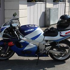 Suzuki GSXR-600