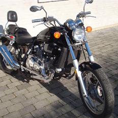 Honda super magna