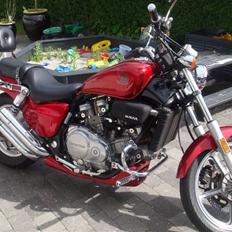 Honda super magna