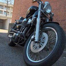 Suzuki (solgt) vs 1400 intruder