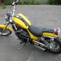 Suzuki VS800 Intruder - *Solgt*