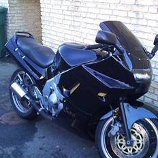 Kawasaki zzr 600 (zx600d) solgt