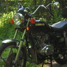 Suzuki gs 400l