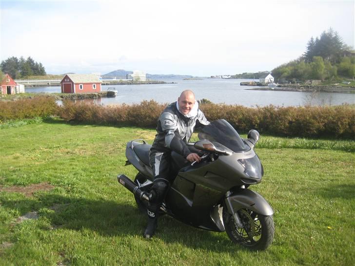 Honda Super Black Bird 1100xx - I baghaven på Håvik billede 16