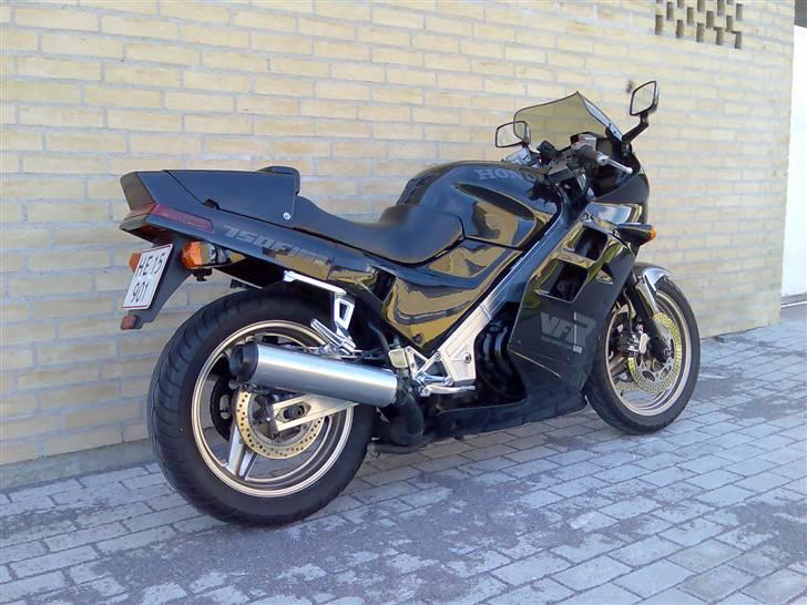 Honda VFR 750 - Solgt billede 19