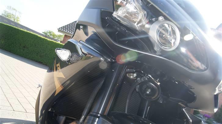 Yamaha YZF R1 billede 3