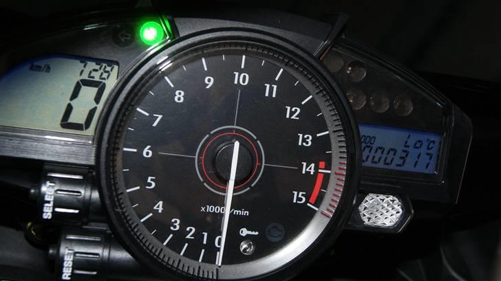 Yamaha YZF R1 billede 8