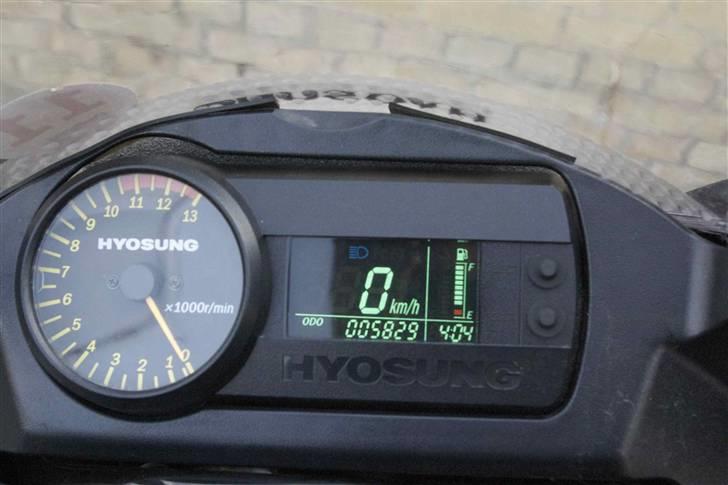 Hyosung GT250R 2008 "Solgt" billede 4