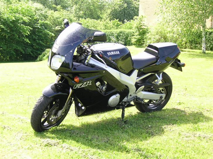 Yamaha Fzr 600R billede 1