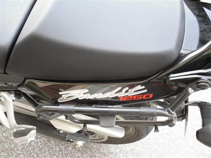 Suzuki GSF 1250 K8 (solgt) billede 9