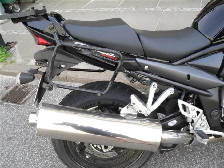 Suzuki GSF 1250 K8 (solgt) billede 11