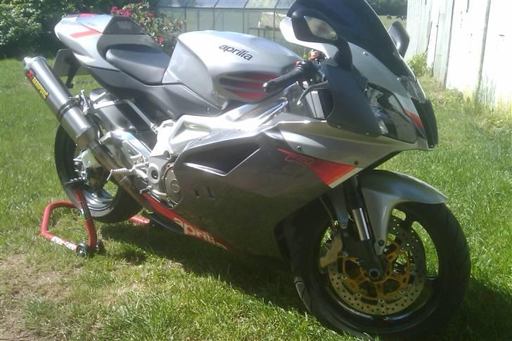 Aprilia RSV 1000 R..SOLGT jun2010 billede 7