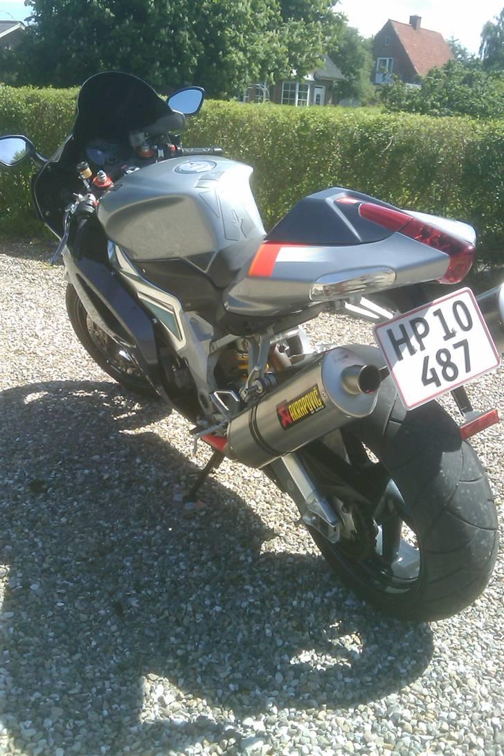 Aprilia RSV 1000 R..SOLGT jun2010 billede 8