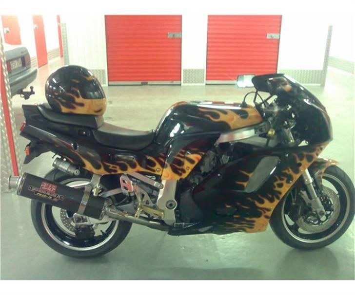 Suzuki GSXR 750 W (Solgt) billede 4