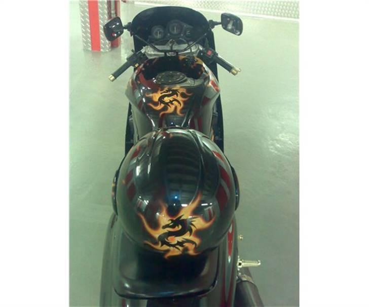 Suzuki GSXR 750 W (Solgt) billede 5