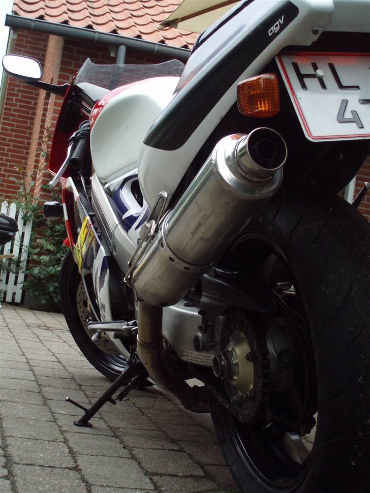 Honda RVF 400 NC35 billede 9
