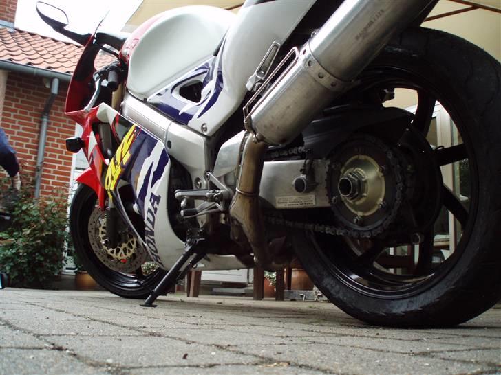 Honda RVF 400 NC35 billede 10