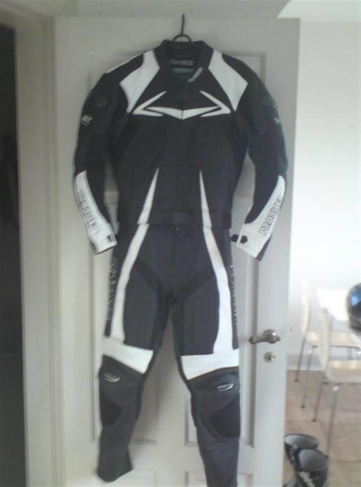 Suzuki GSXR 750 SRAD Solgt! - den nye dragt.... billede 4