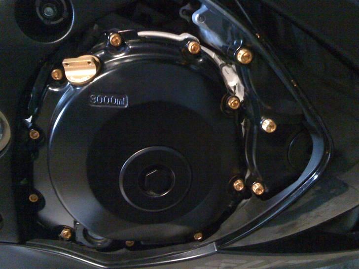 Suzuki GSXR1000 K8 Black *SOLGT* - Guld skruer monteret :) billede 14