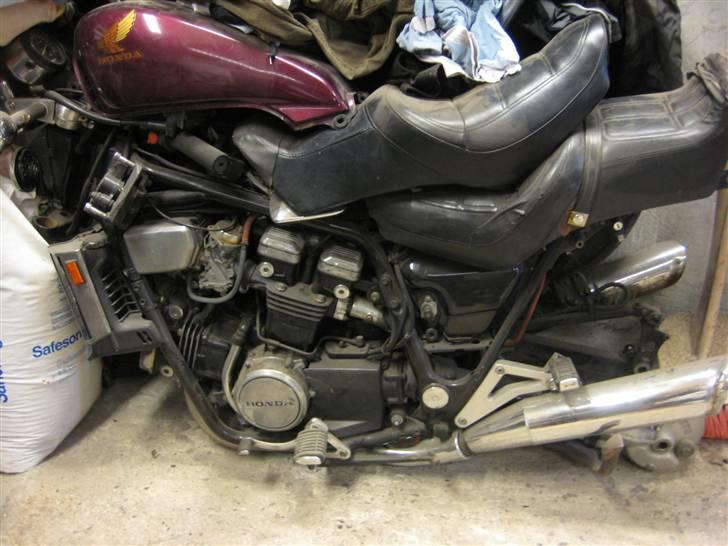 Honda VF1100C V65 "Solgt" - Tyskeren m. papirer billede 11