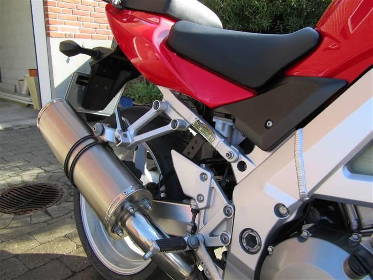 Suzuki SV1000S (SOLGT) billede 4